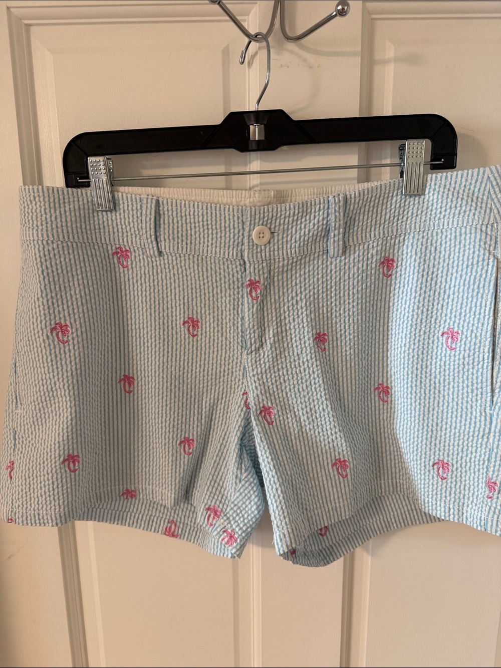 Lilly Pulitzer "Swinging Palm" Embroidered 
Seersucker Shorts Blue Pink Size 12
